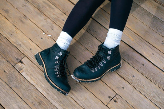 5 FOOTWEAR ESSENTIALS FOR THE WINTER SEASON - For Women USA